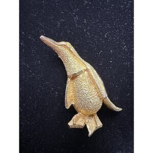 Vintage BSK Gold Tone Penguin Pin Brooch 3D Textured Polished Details